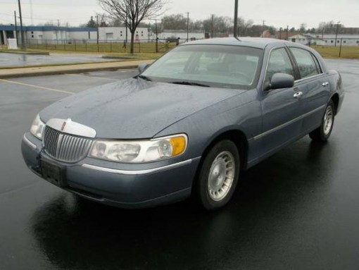 Allstate Insurance Rate Quote For 1999 LINCOLN TOWN CAR SIGNATURE 2WD SEDAN 4 DOOR - 4.6L V8  SFI OHV      NS $155.18 Per Month 9415393