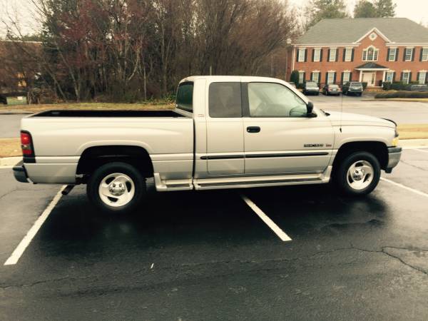 Compare Allstate Insurance Policy Quote For 2000 DODGE RAM 1500 QUAD 4WD 4 DOOR EXT CAB PK - 5.9L V8  TBI OHV      NB $74.13 Per Month