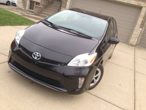 Insurance Rate for 2012 Toyota Prius Base - Average Quote $129 per Month